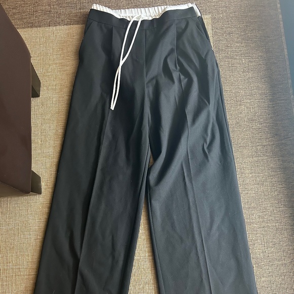 Wide leg pants with drawstring detail - Picture 1 of 4